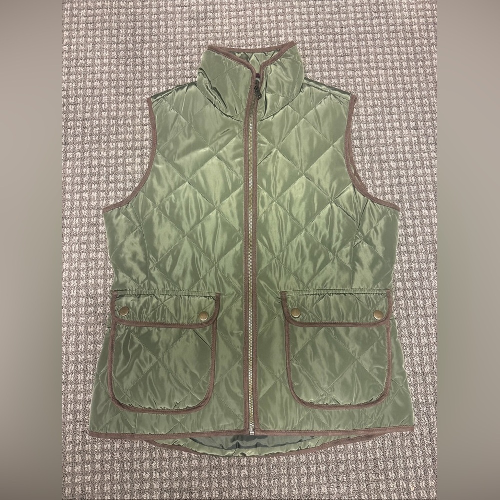 G.H. Bass & Co. Olive Green Vest with brown trim NWT